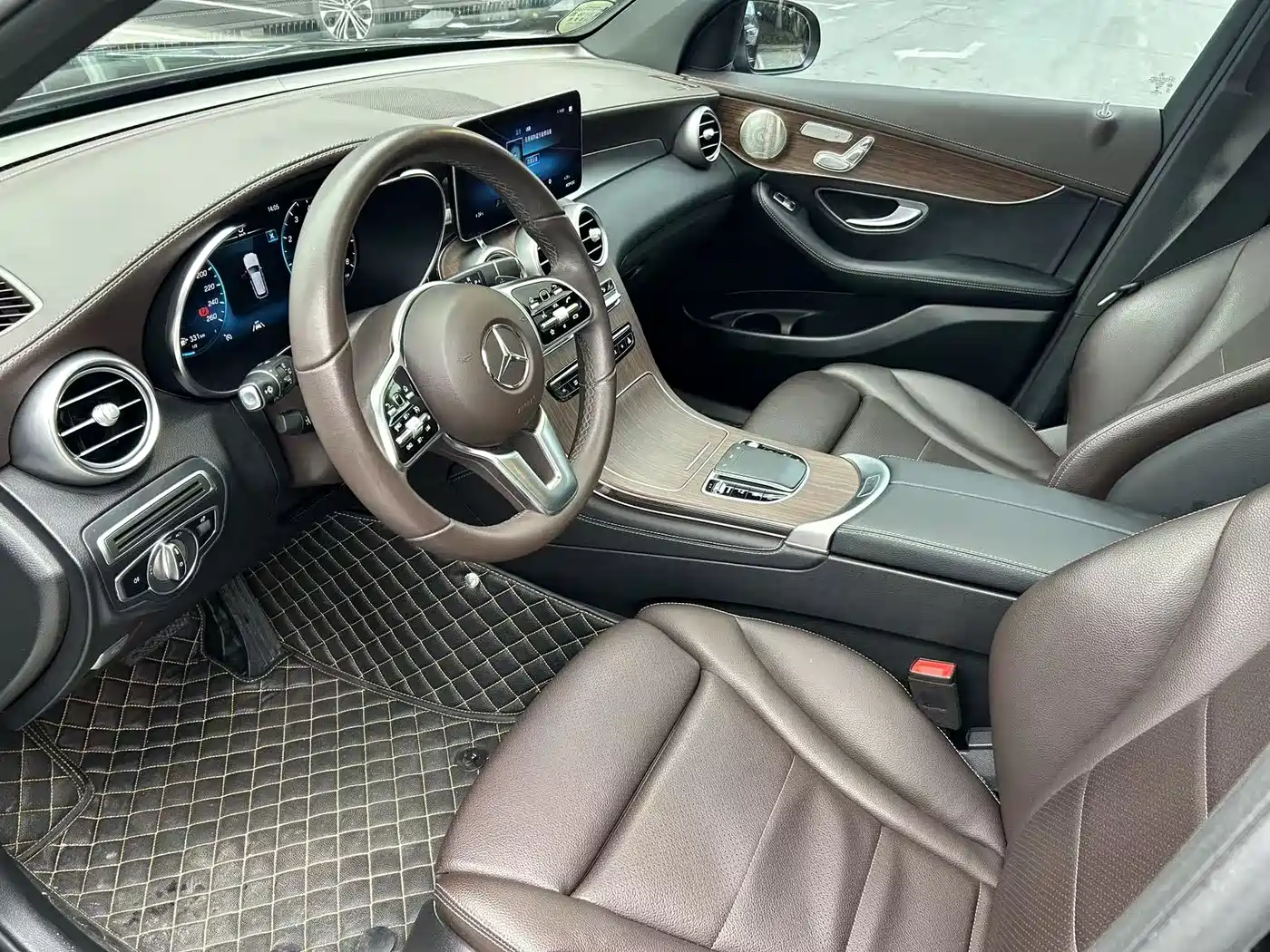 Mercedes-Benz GLC 2021 GLC 300 L 4MATIC Sporty фото 9
