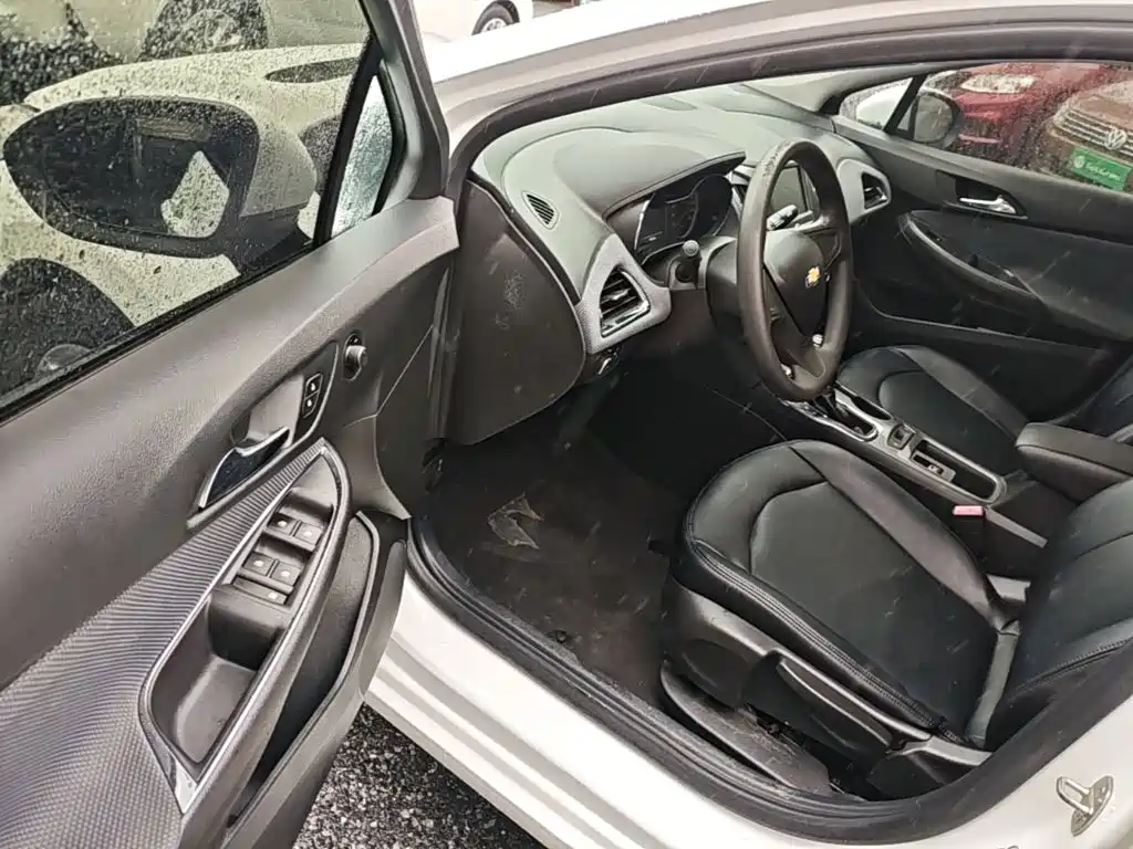 Chevrolet Cruze 2018 2018 320 Automatic Pioneer Sunroof Edition
