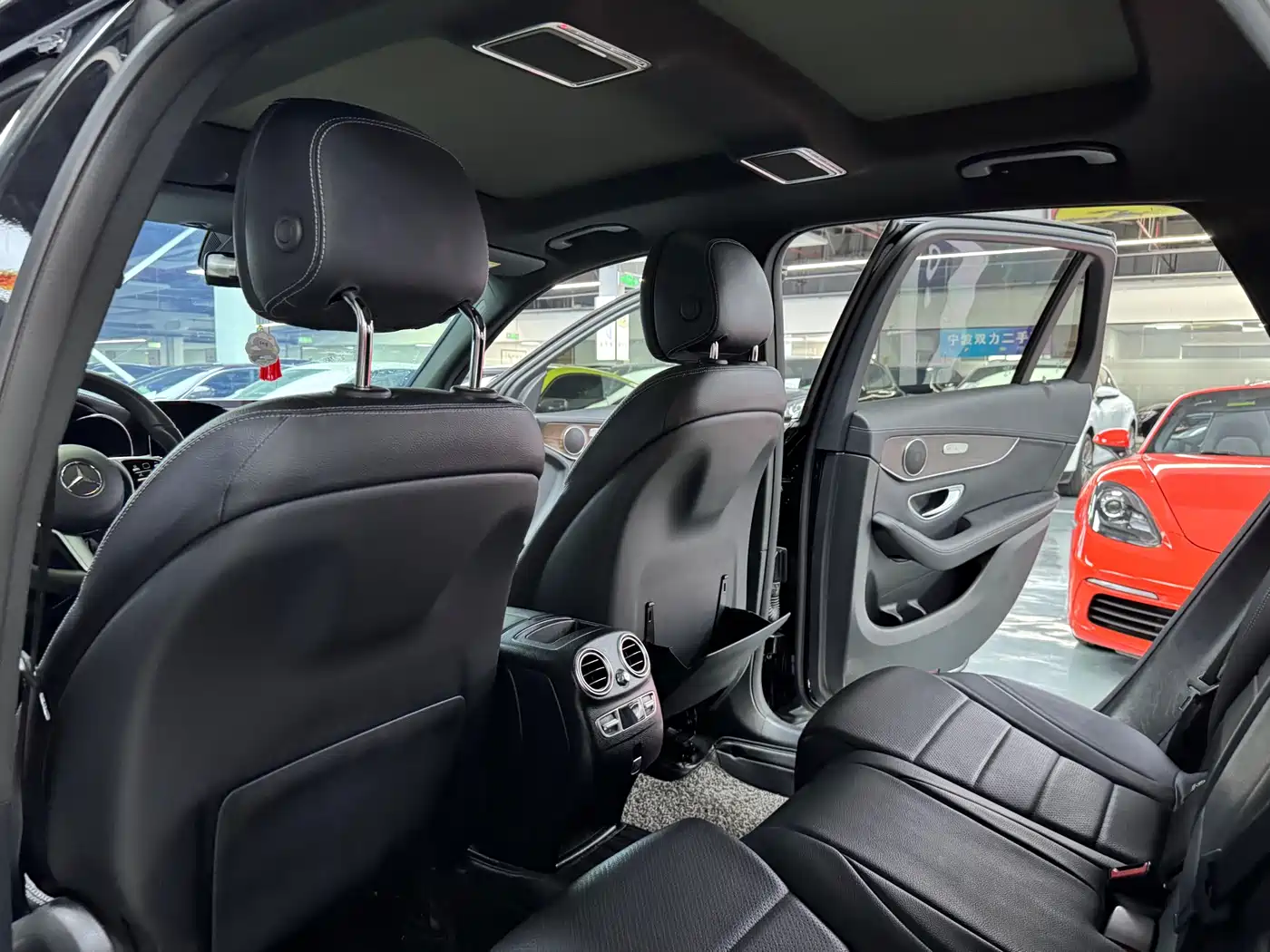 Mercedes-Benz GLC 2022 Model GLC 260 L 4MATIC Luxury Edition фото 9