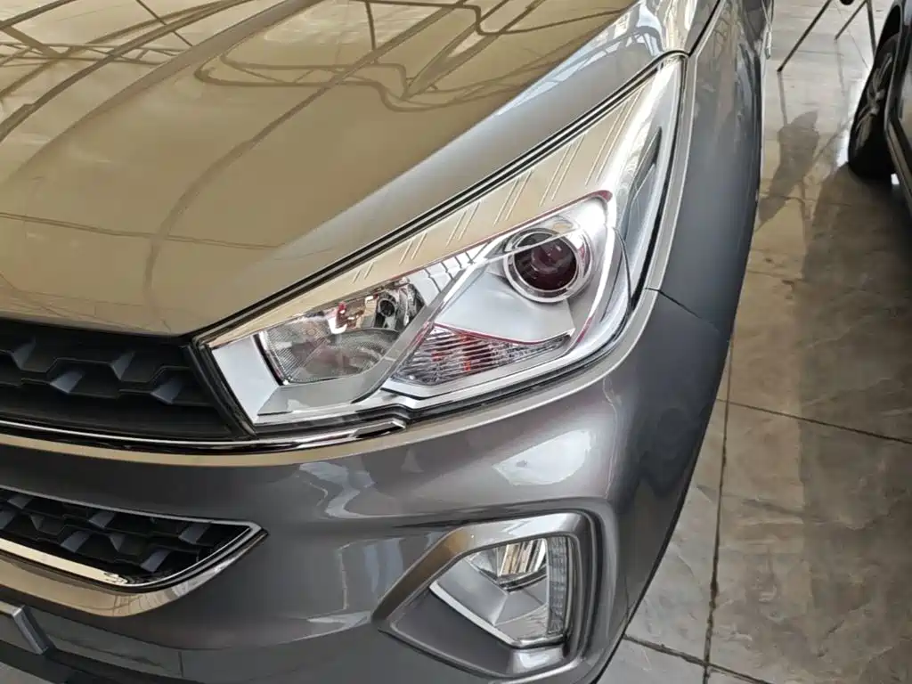 Wuling Motors Wuling Hongguang S3 2019 2019 1.5T Manual Luxury Model China VI