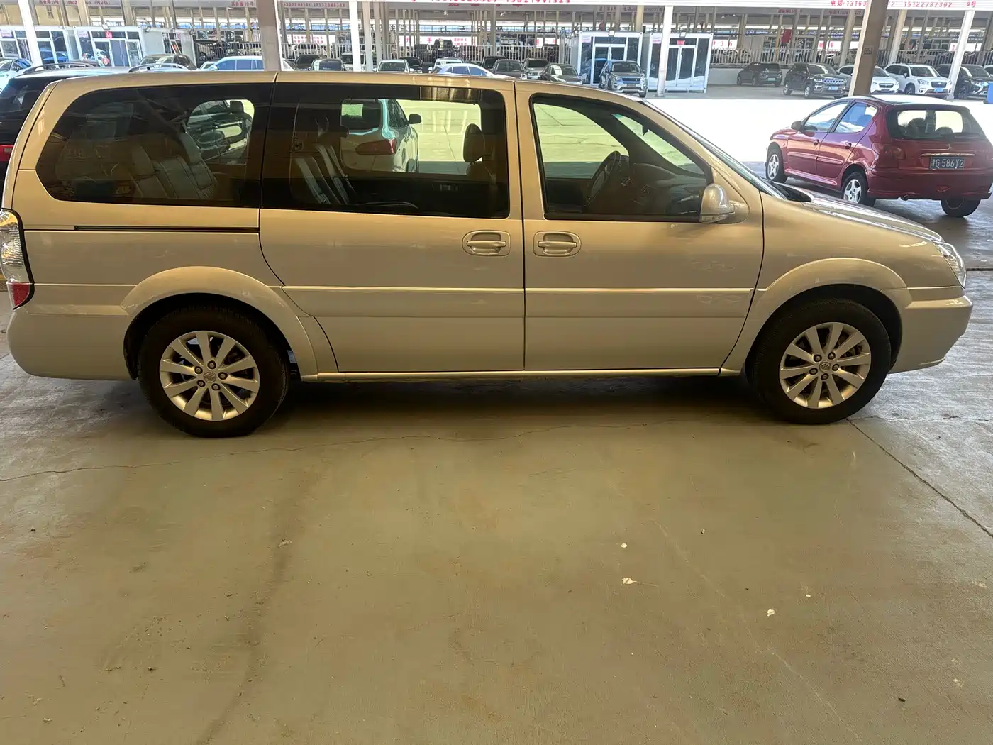 Buick GL8 2014 2.4L Classic Edition фото 12