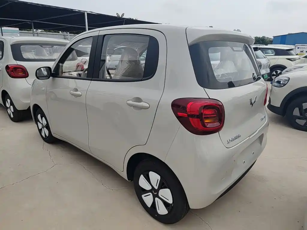Wuling Motors Hongguang MINIEV 2026 2025 4-Door Advanced