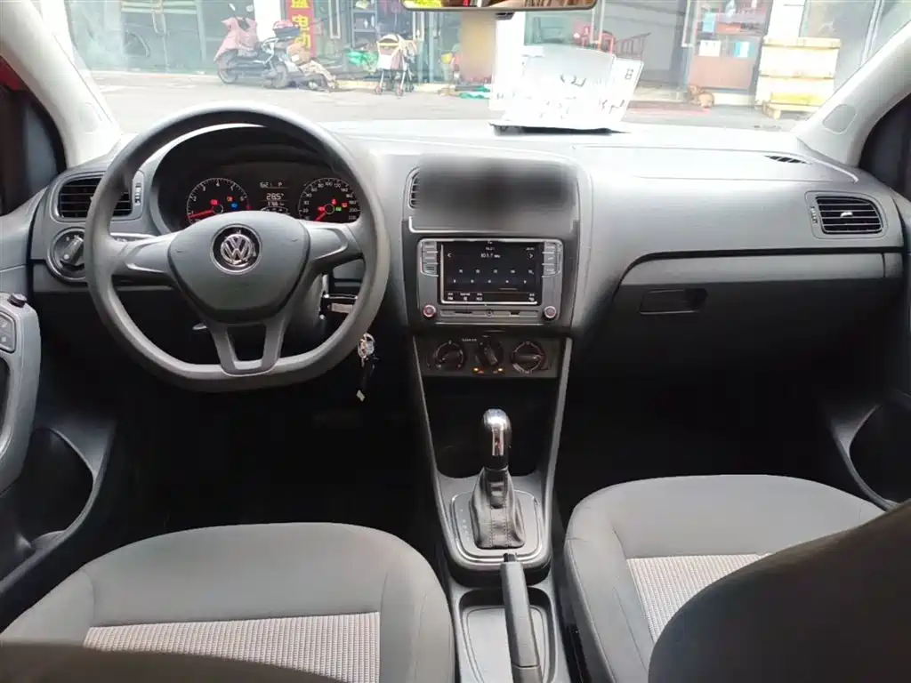 Volkswagen Polo 2018 1.5L Auto Safe Drive фото 10