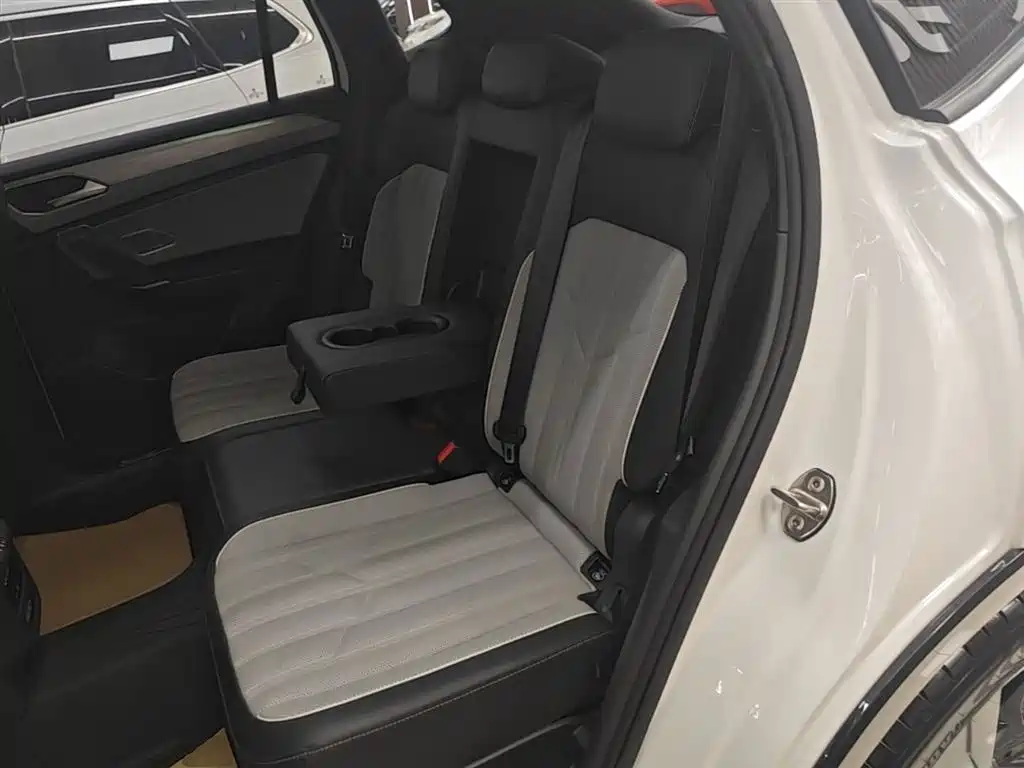 Volkswagen Tayron 2023 Facelift 380TSI 4WD R-Line Pro Smart Edition фото 17