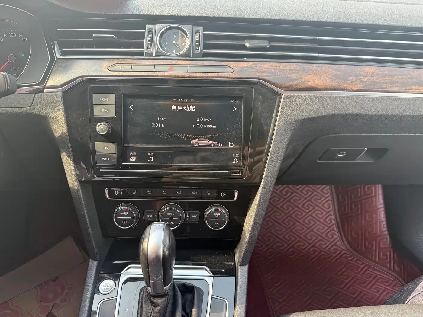 Volkswagen Magotan 2019 330TSI DSG Luxury Class China VI фото 12