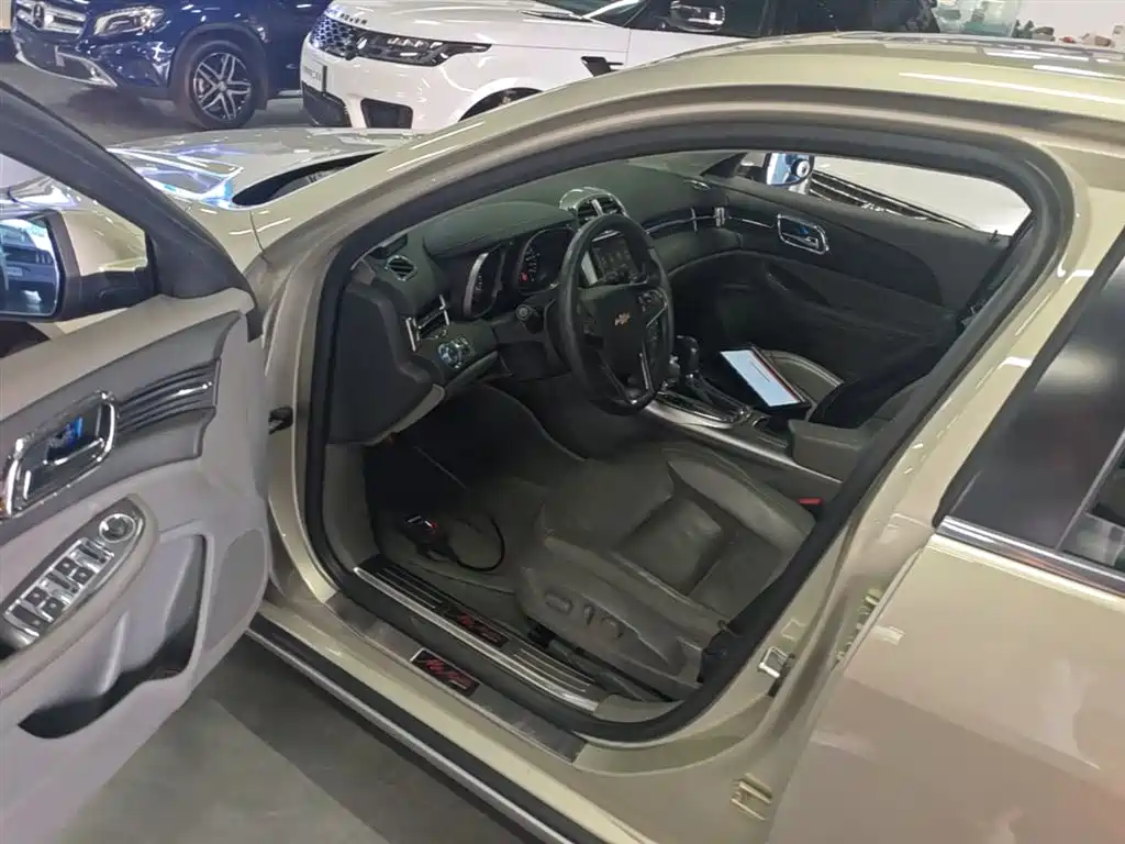 Chevrolet Malibu 2014 2.0L Automatic Luxury фото 16