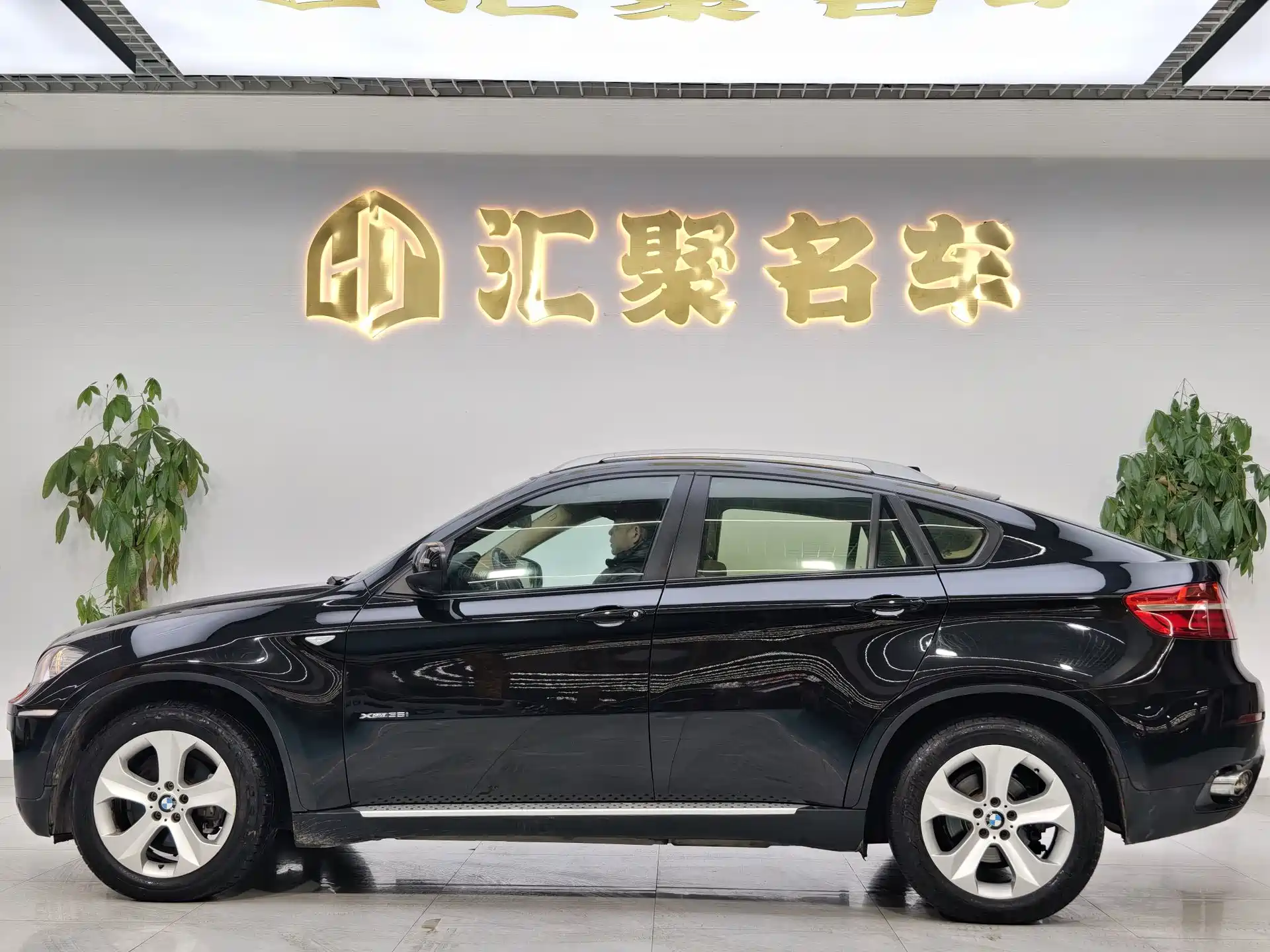 Фото 10 - BMW X6