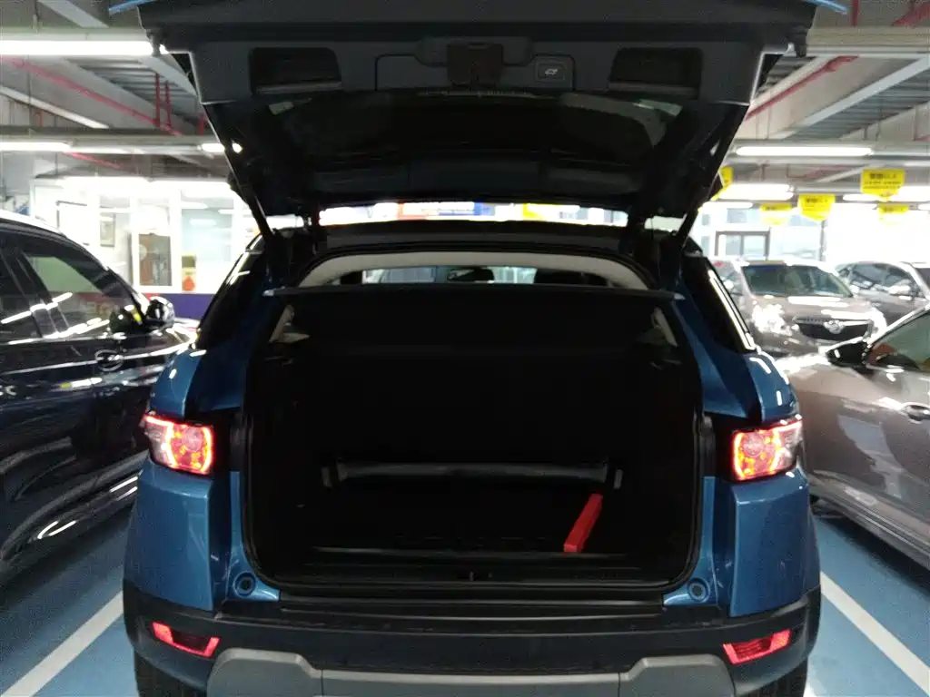 Land Rover Range Rover Evoque 2015 2.0T 5-Door Intelligent Edition фото 15