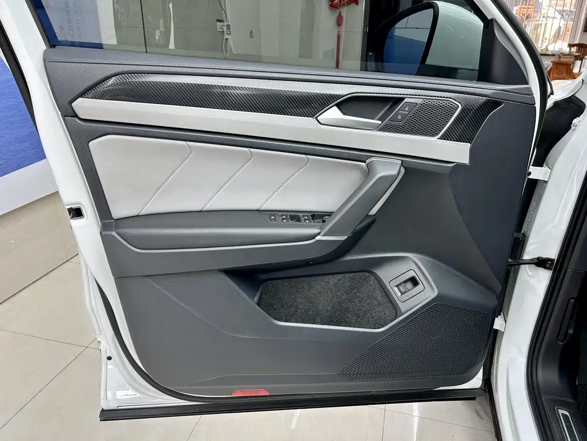 Volkswagen Tayron 2023 280TSI 2WD Luxury Plus Advanced Edition фото 21