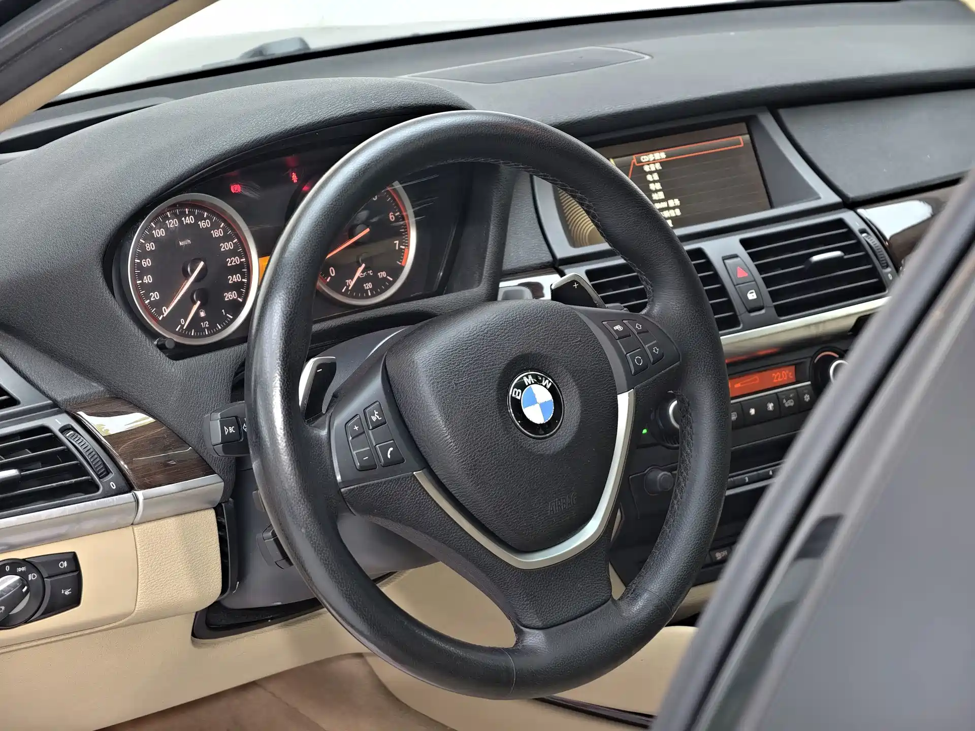 Фото 14 - BMW X6