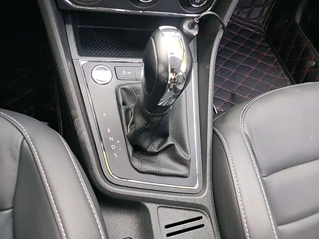 Volkswagen Lavida 2017 230TSI DSG Comfort Edition фото 14