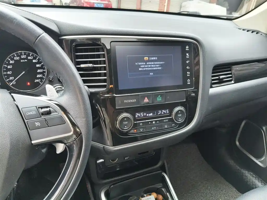 Mitsubishi Outlander 2018 2.4L 4WD Elite Edition 5-seater фото 14