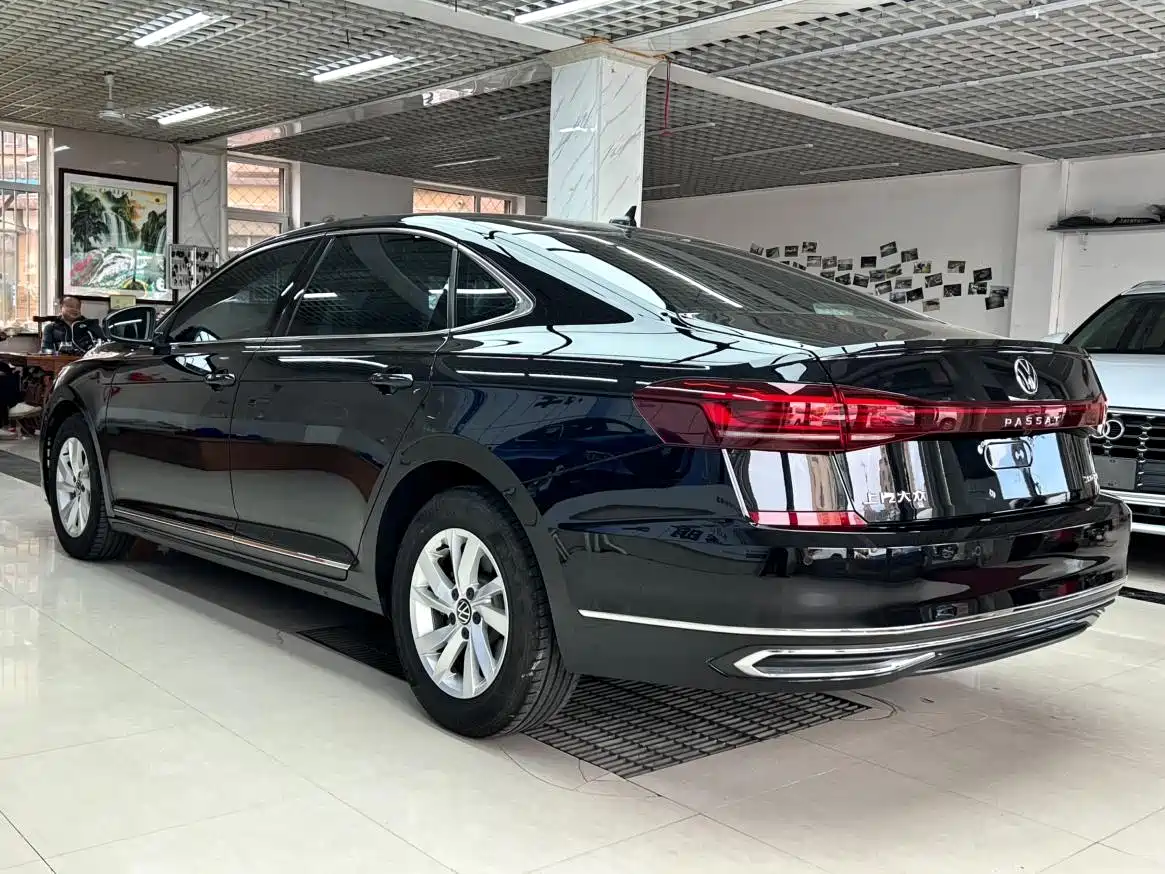 Volkswagen Passat 2022 280TSI Elite Edition фото 6