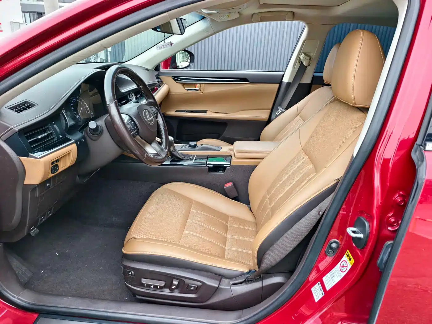 Lexus ES 2015 200 Elite Edition фото 10