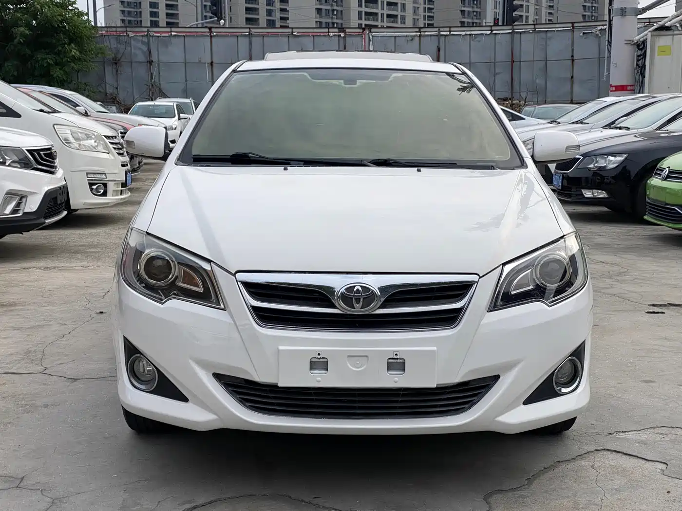Toyota Corolla 2013 1.6L Automatic Luxury фото 2