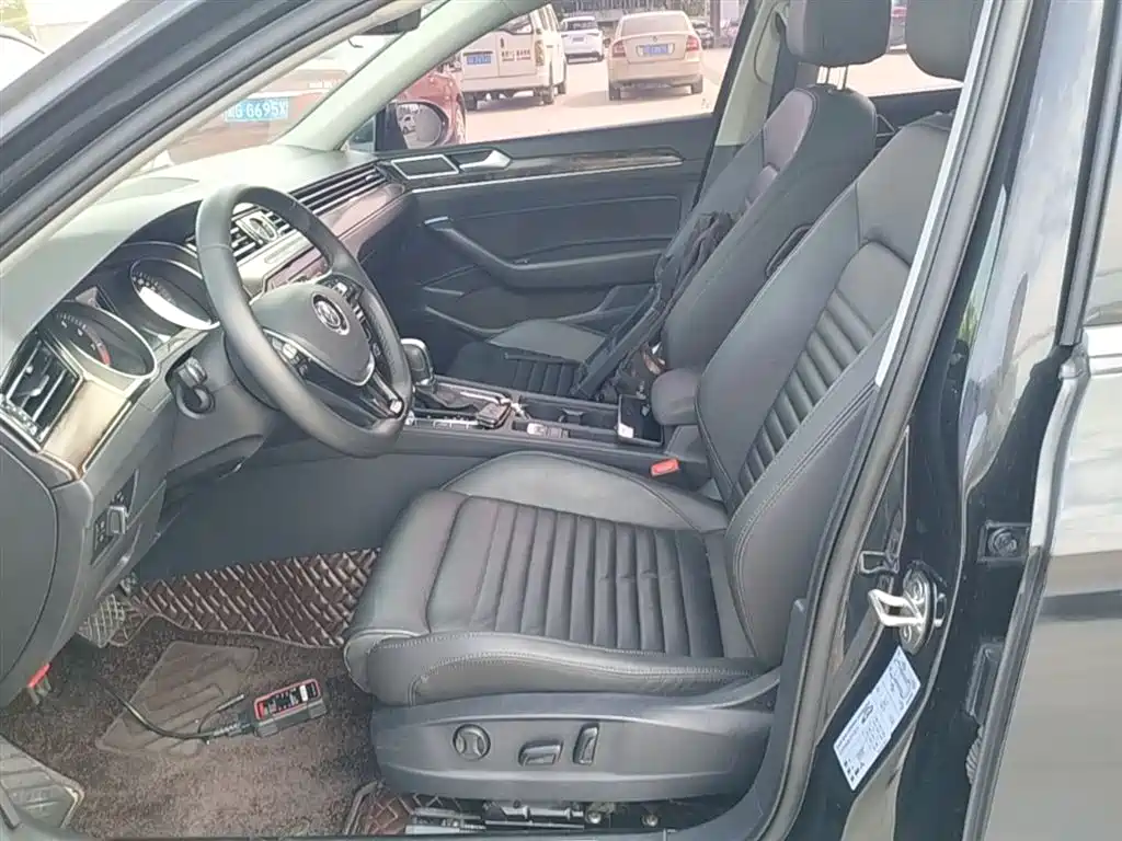 Volkswagen Magotan 2019 330TSI DSG Luxury China V фото 15