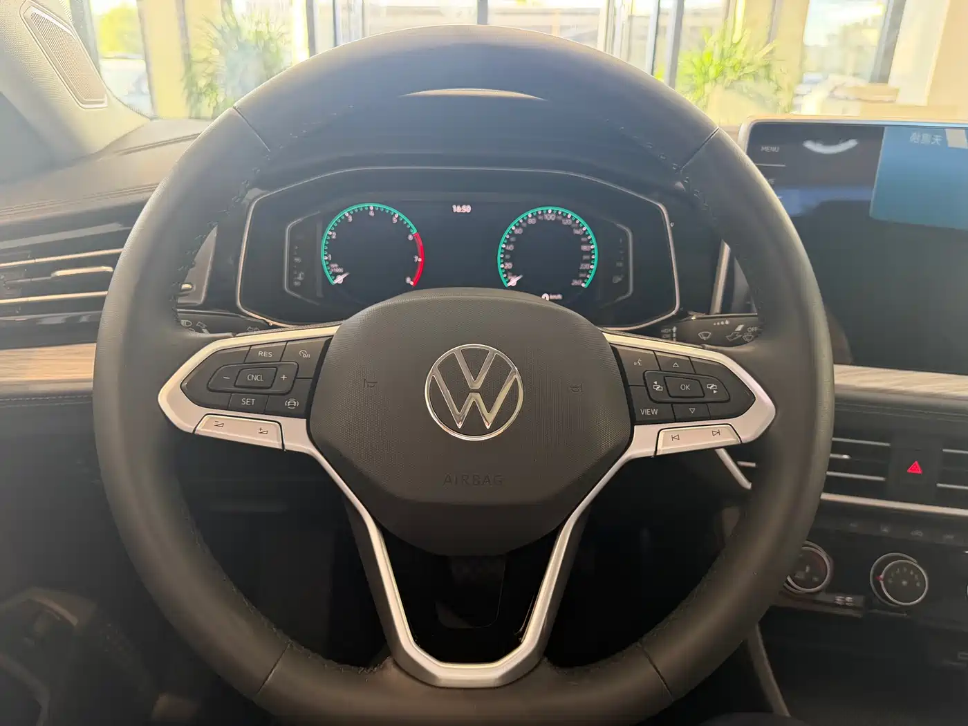 Volkswagen Sagitar 2024 300TSI DSG Surpass Edition фото 17