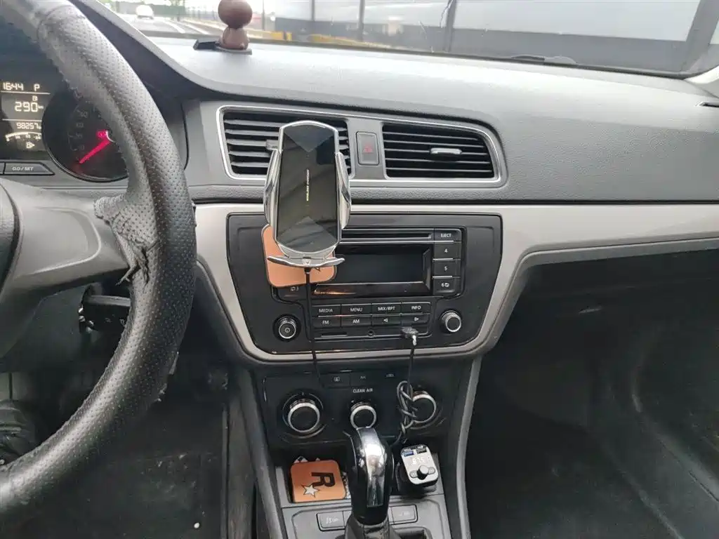 Volkswagen Lavida 2017 1.6L Automatic Trend Edition фото 14