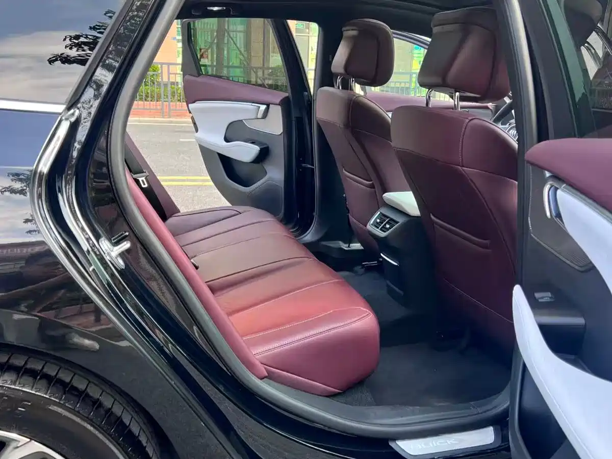 Buick LaCrosse 2023 28T Premium Edition фото 9