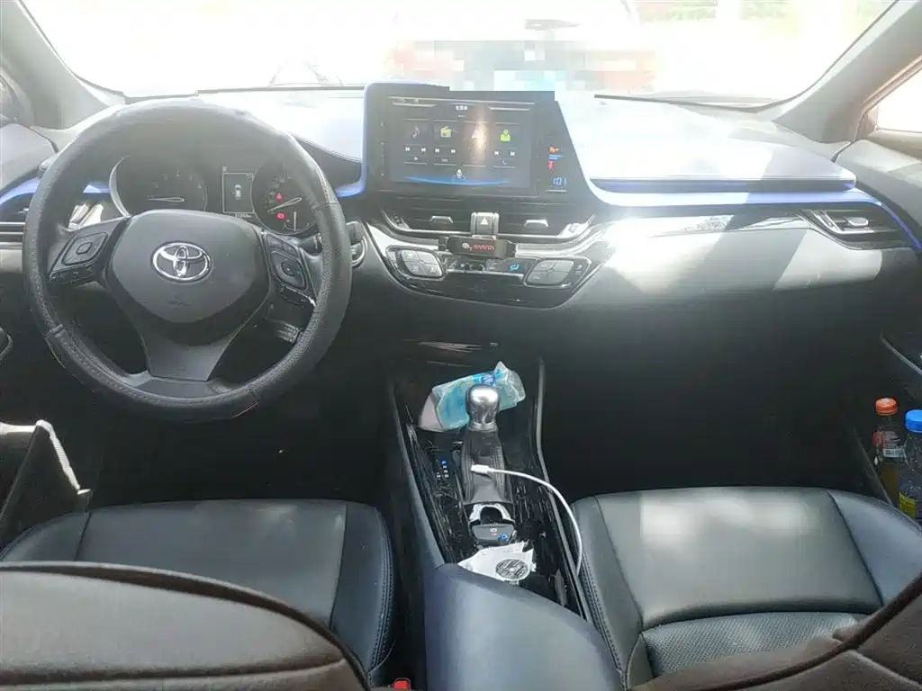 Toyota C-HR 2020 Model 2.0L Leading фото 5