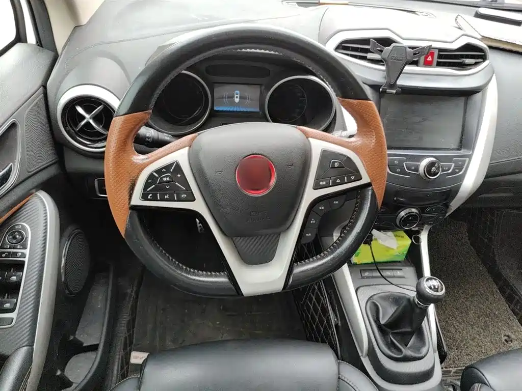 BYD Yuan 2017 1.5L Manual Panoramic Sunroof фото 6