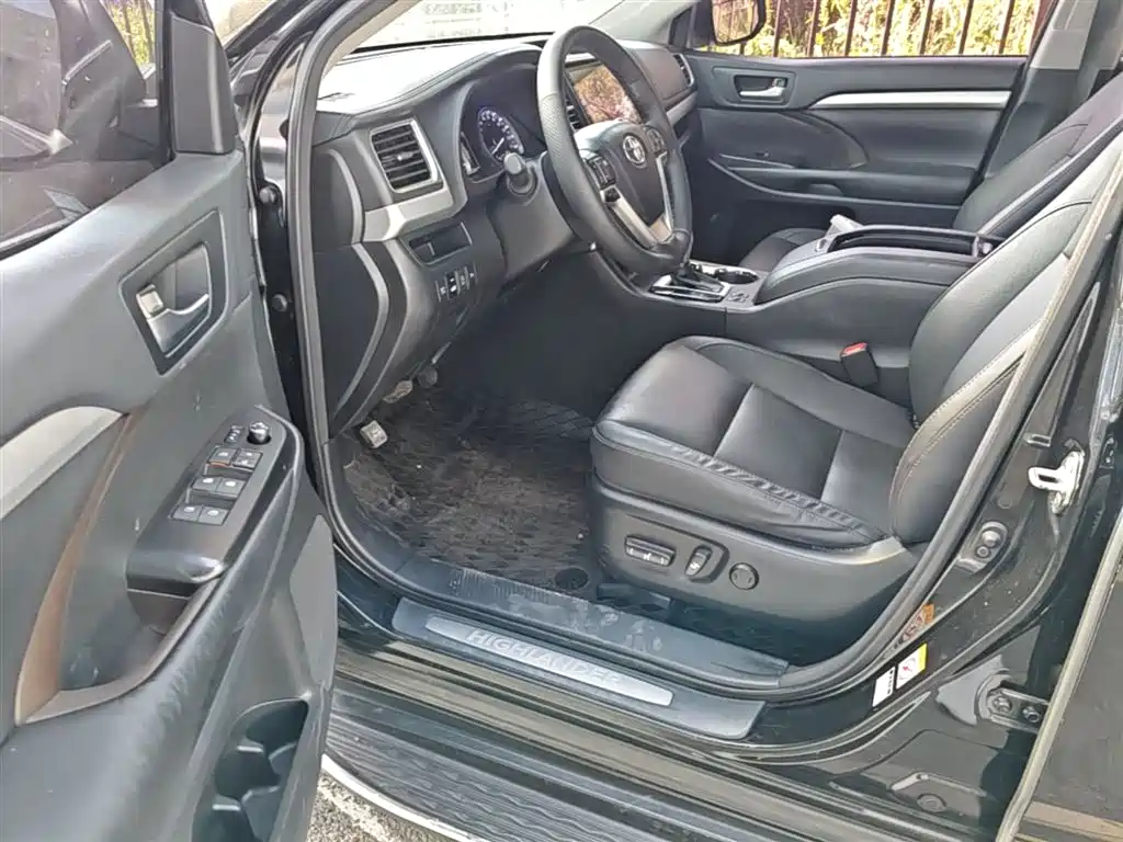Toyota Highlander 2018 2.0T 4WD Luxury 7-seater (China V) фото 23