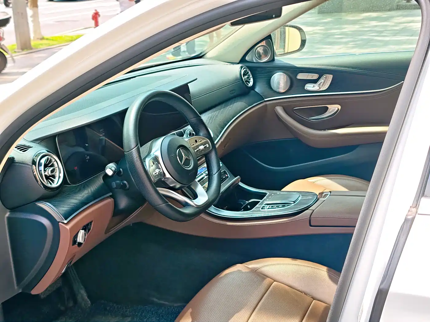 Mercedes-Benz E-Class 2019 E 300 L Sport Luxury фото 4