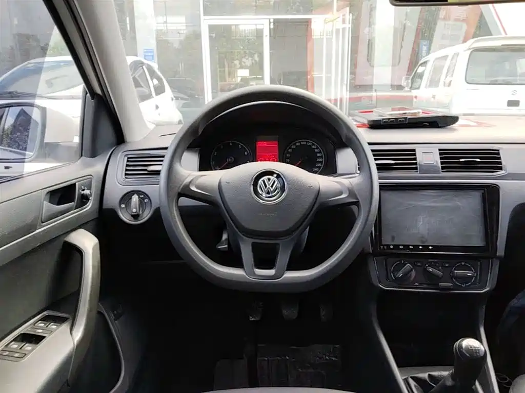 Volkswagen Santana 2016 1.6L Manual Trend Edition фото 11