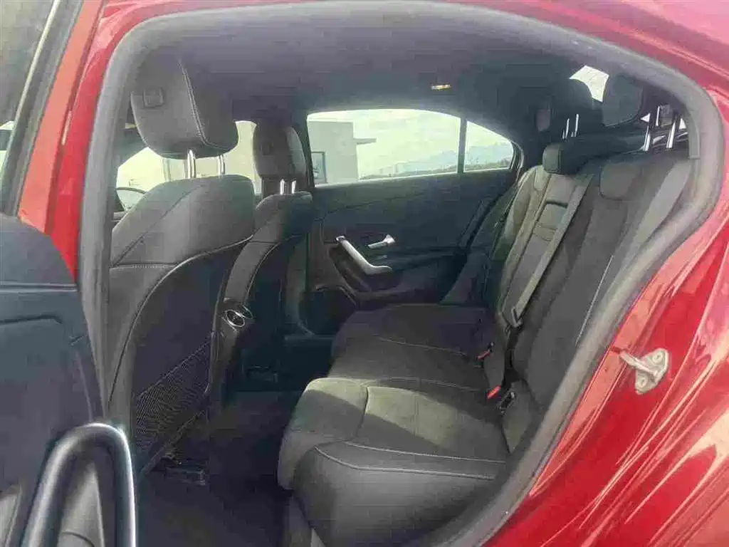 Mercedes-Benz A-Class 2019 A 200 L Sport Sedan фото 6