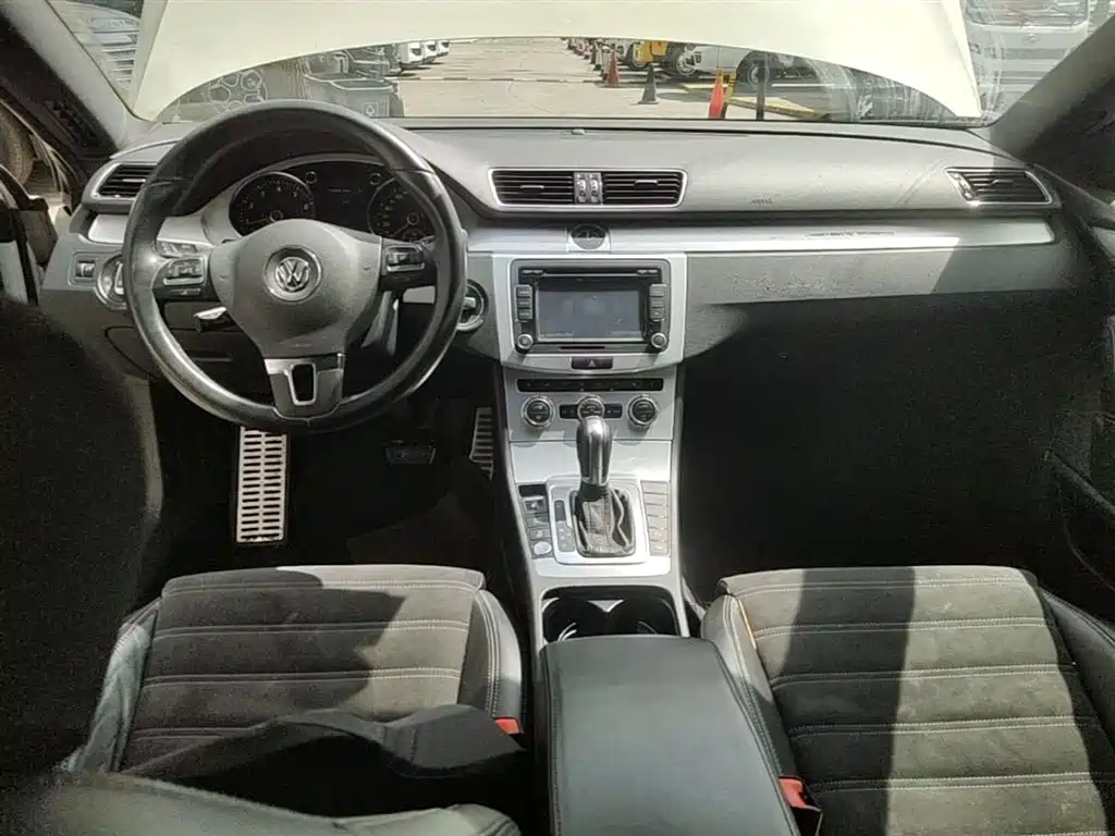 Volkswagen FAW-Volkswagen CC 2016 Model 1.8TSI Luxury фото 10