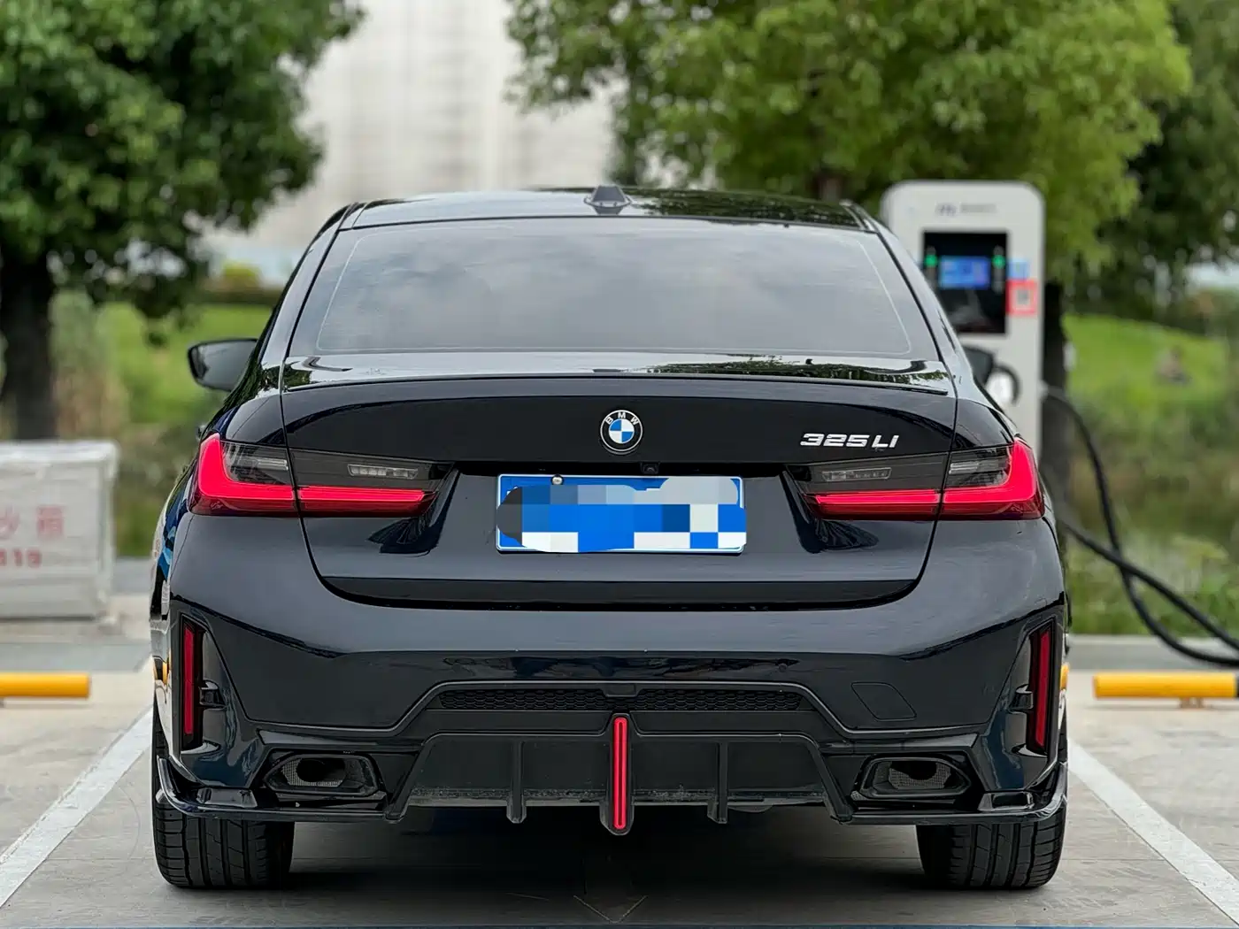 BMW 3 Series 2024 325i M Sport Shadowline Package фото 8