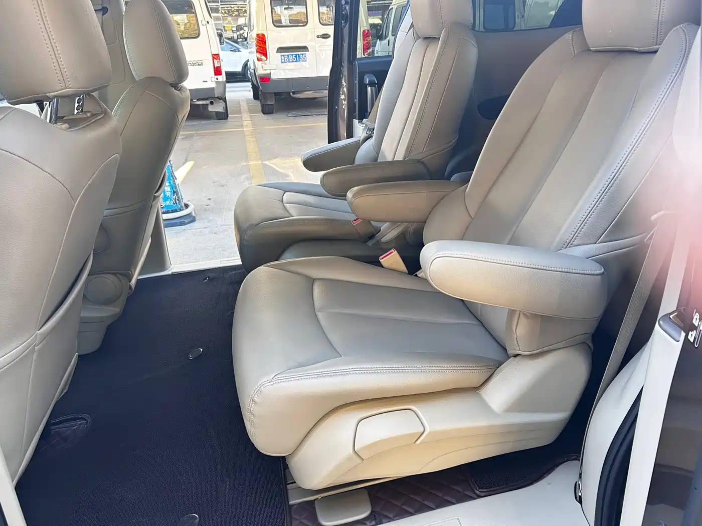Buick GL8 2014 2.4L CT Luxury Business Comfort фото 5