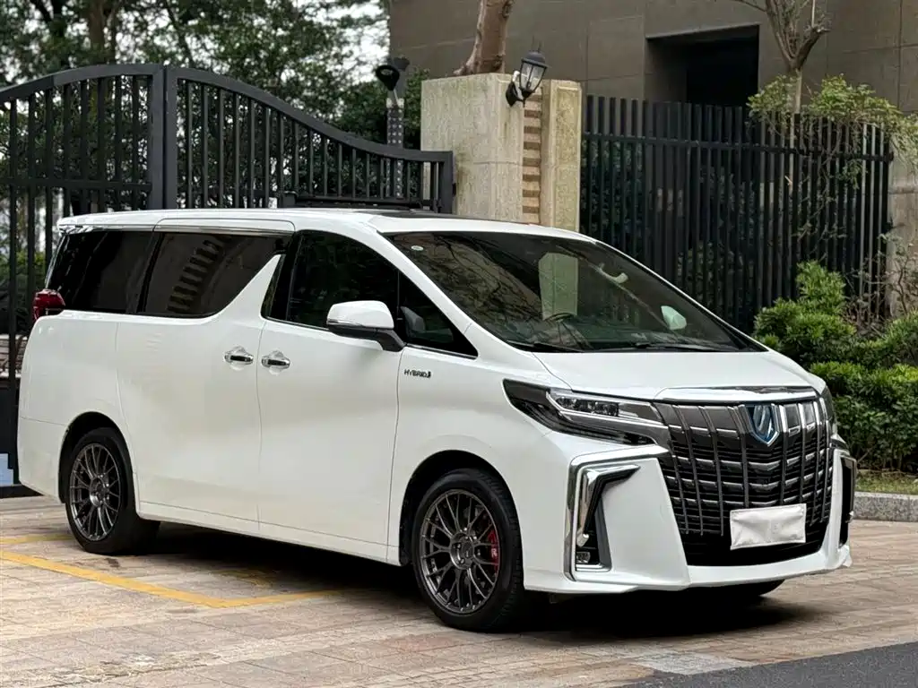 Toyota Alphard 2019 Hybrid 2.5L Luxury фото 2