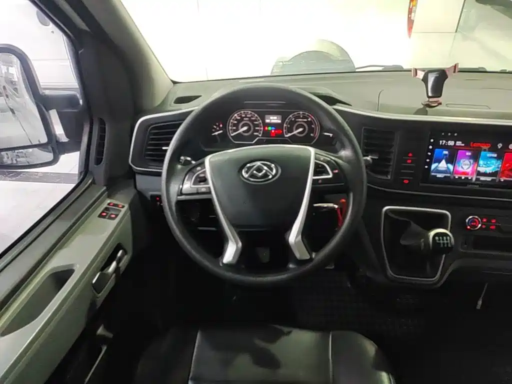 SAIC Maxus Xintu V80 2024 2024 Model Year Aoyunton Value Edition 6MT Long Wheelbase Medium Roof 127Ps 6/7/8/9-Seater
