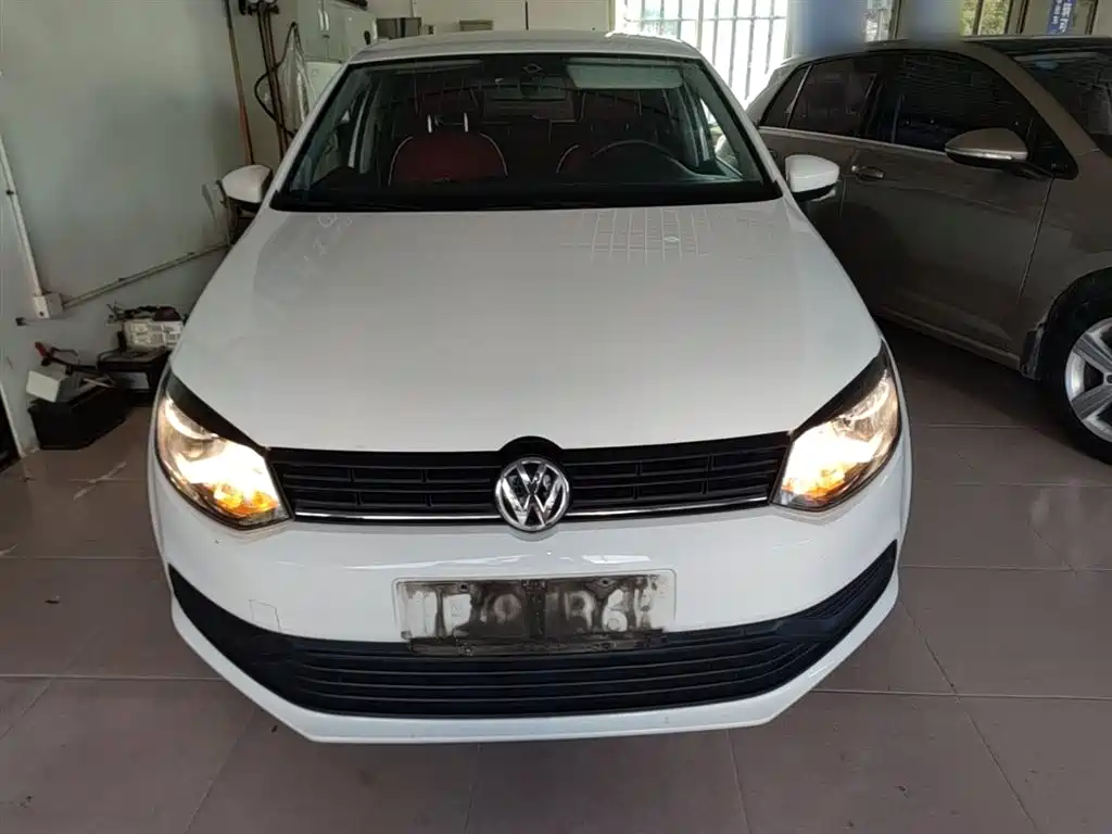 Volkswagen Polo 2018 1.5L Auto Safe Drive фото 3