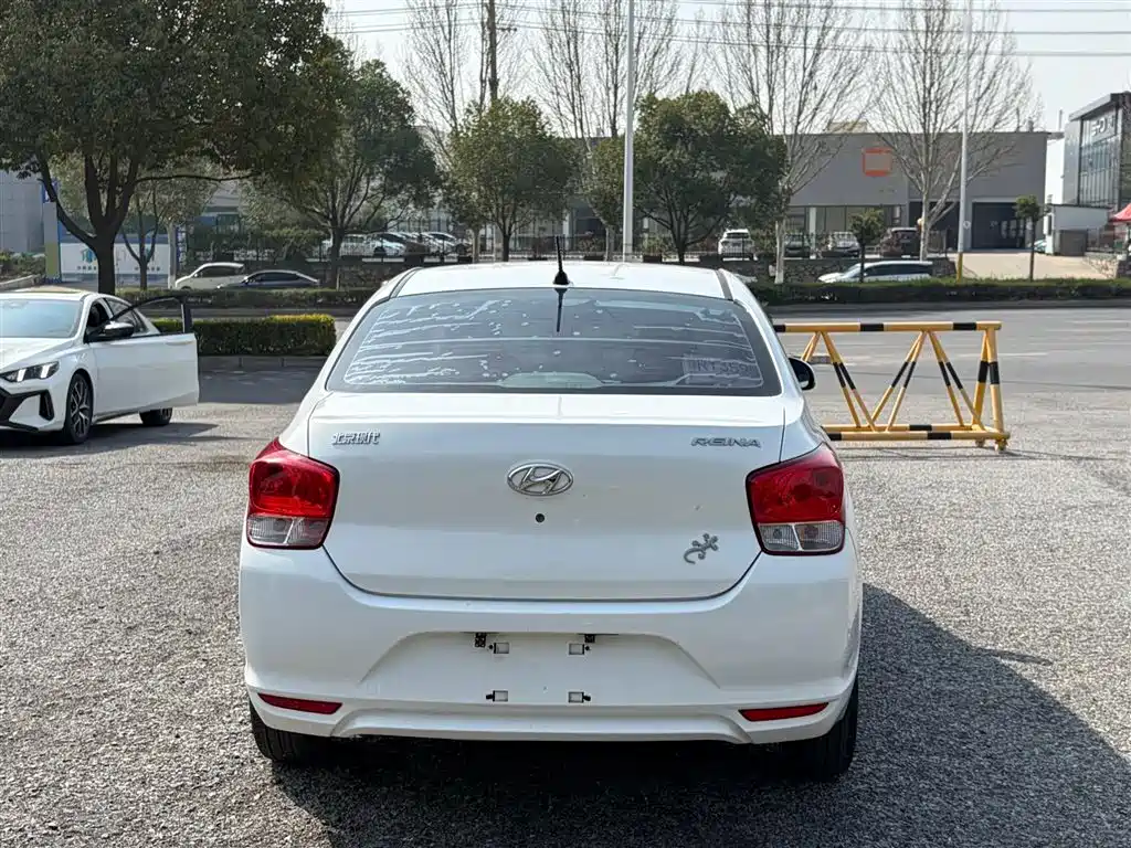 Hyundai Verna 2017 1.4L Manual Color Sunroof Edition (China V) фото 7