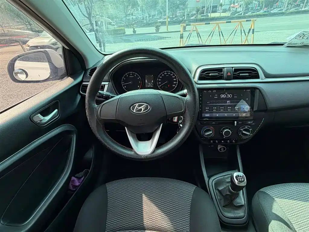 Hyundai Verna 2017 1.4L Manual Color Sunroof Edition (China V) фото 8