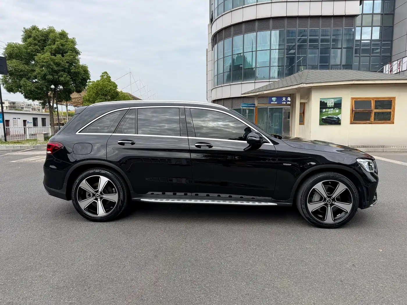 Mercedes-Benz GLC 2022 Facelift GLC 300 L 4MATIC Dynamic фото 4