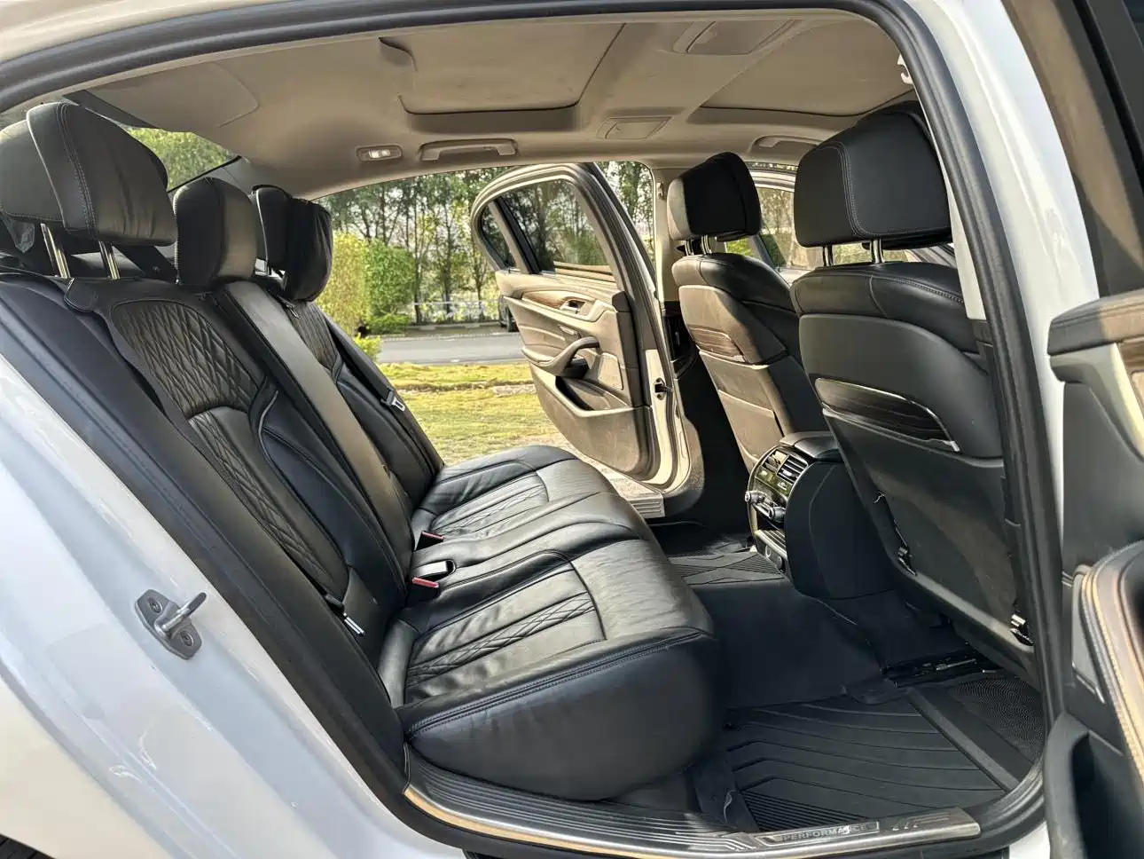 BMW 5 Series 2018 530Li Exclusive Luxury Package фото 10