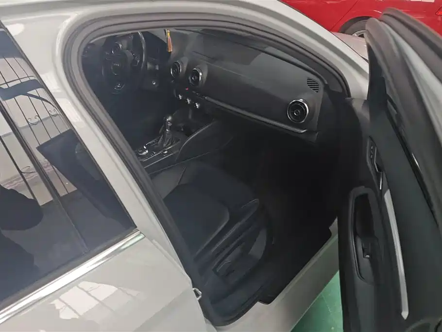 Audi A3 2016 Limousine 35 TFSI Progressive фото 8