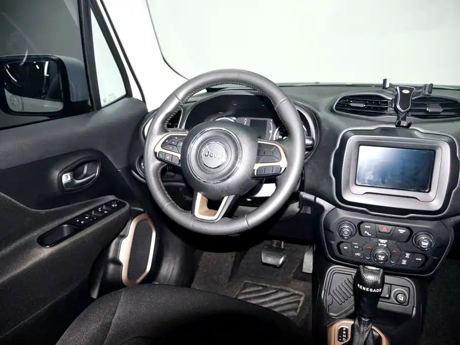 Jeep Renegade 2019 2018 Connected Large Screen Edition 180T Automatic Power