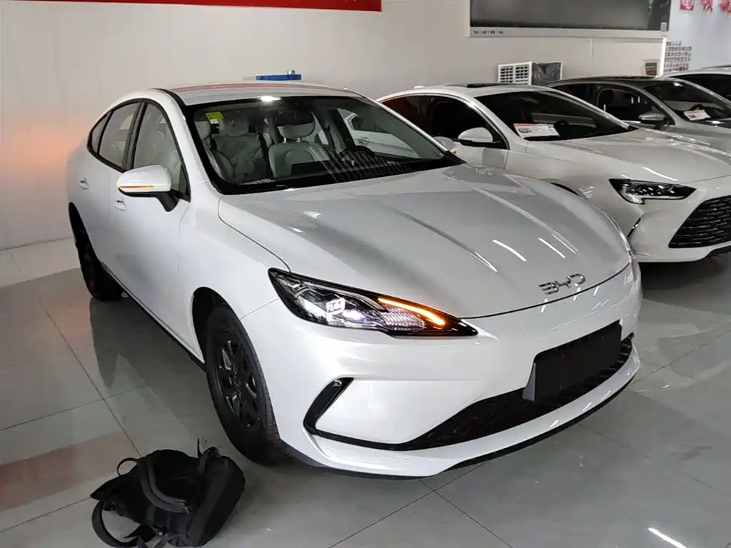 BYD Hai Bao 05 DM-i 2026 DM-i 128KM Luxury фото 4