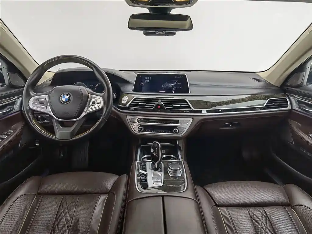BMW 7 Series 2017 730Li Luxury Edition фото 5