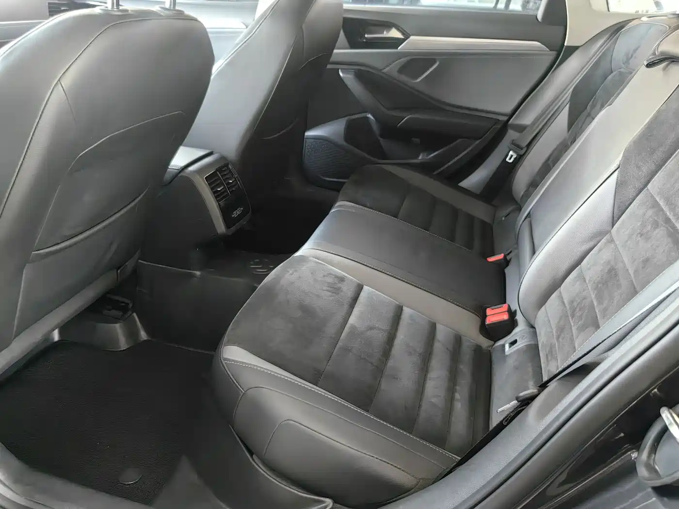 Volkswagen Sagitar 2021 280TSI DSG Excellence Edition фото 9