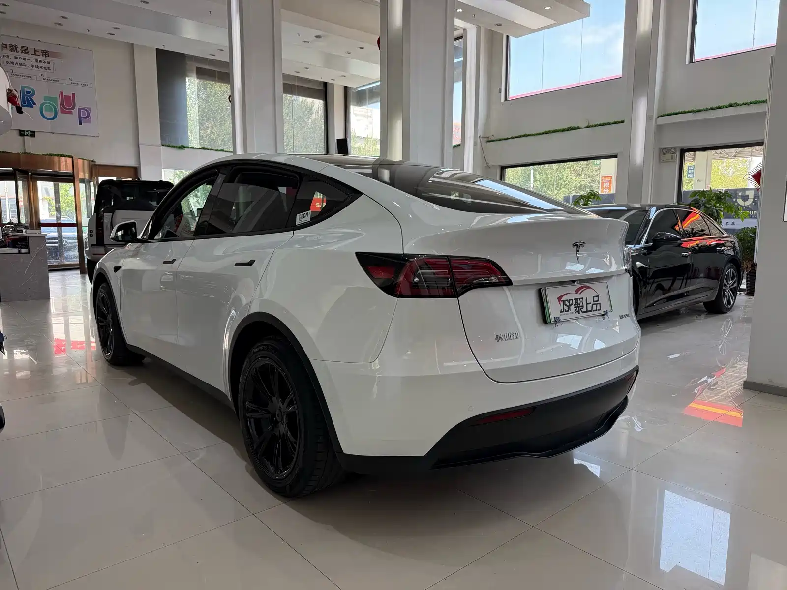 Фото 11 - Tesla Model Y