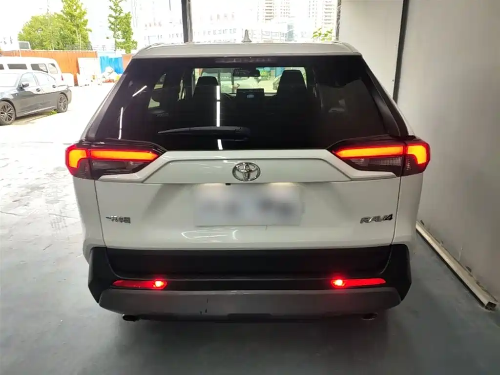 Toyota RAV4 Rongfang 2020 2.0L CVT 2WD Trend Edition фото 6