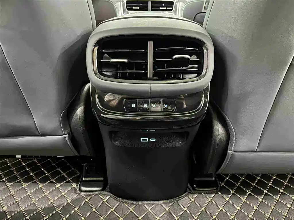 BYD Hai Shi 07 DM-i 2025 150 Pilot+ Edition фото 25