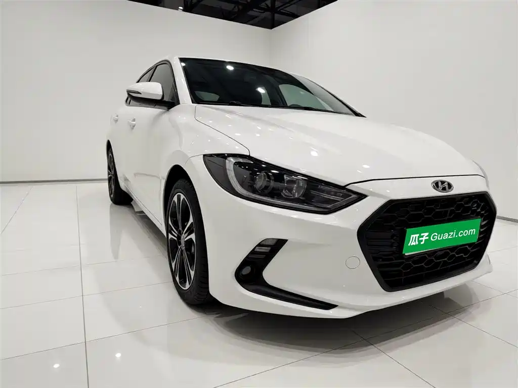 Hyundai Elantra 2018 1.4T DCT Dynamic·Vitality Model фото 3