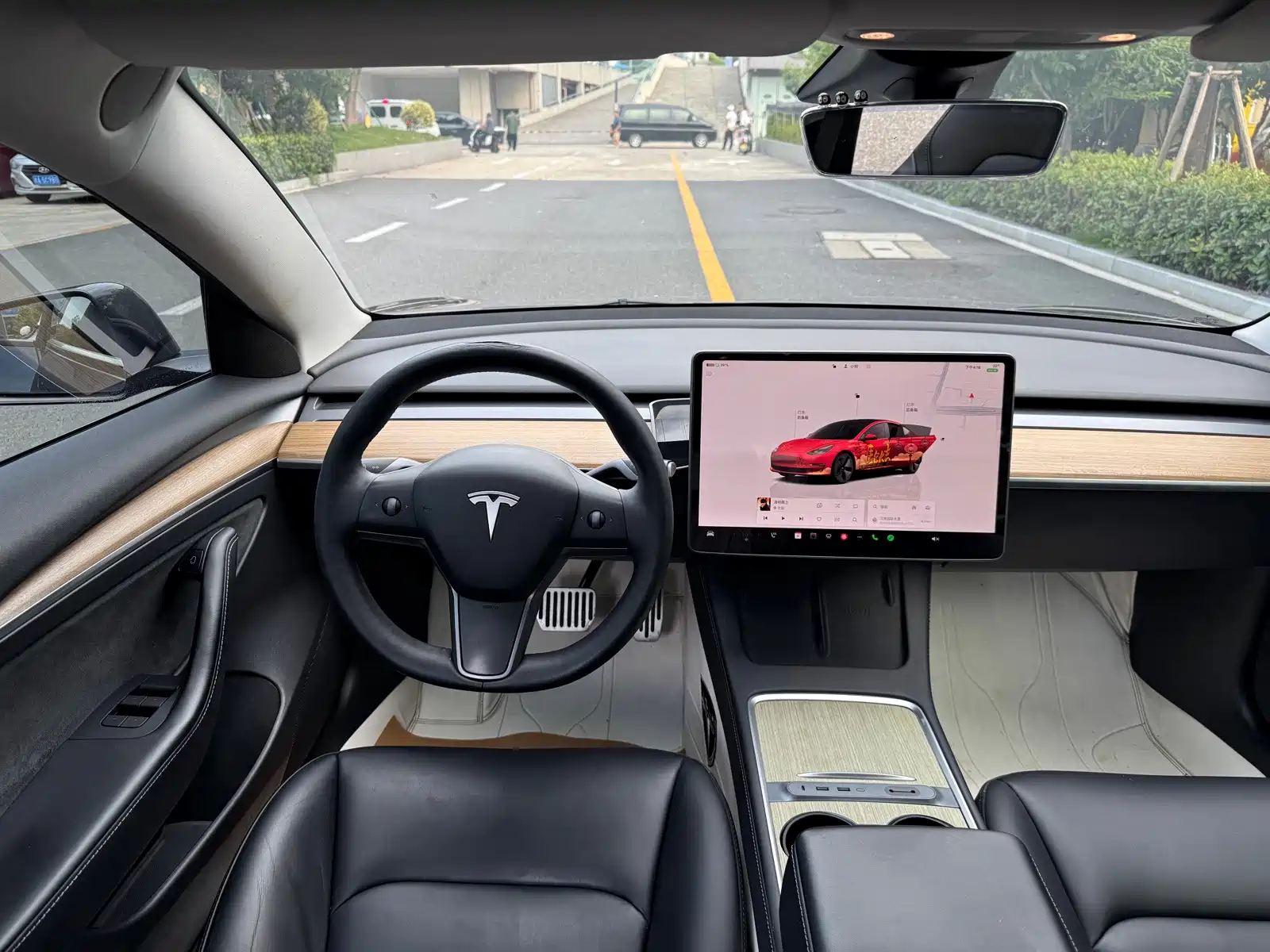 Photo 13 - Tesla Model 3