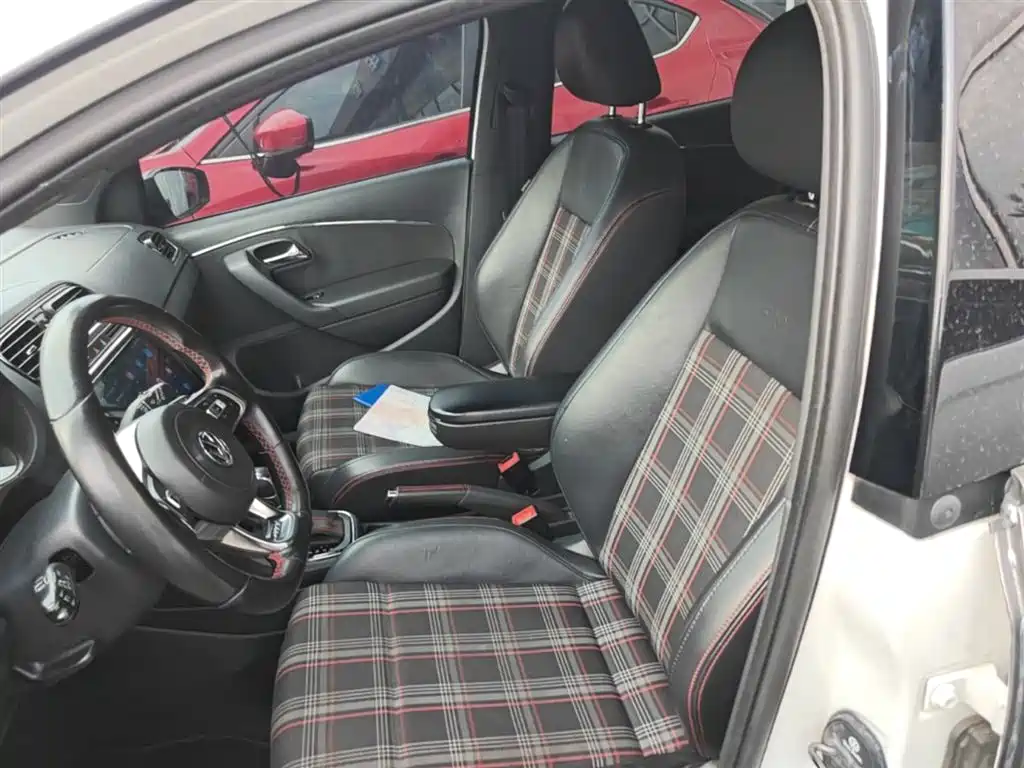 Volkswagen Polo 2015 Model 1.4TSI GTI фото 15